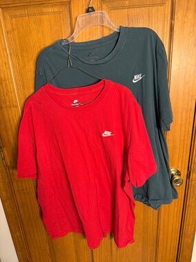 TWO (2) Nike Crewneck Tall TShirts Pair - Red & Dark Green